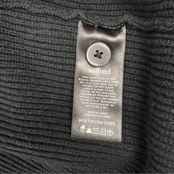 Aritzia Wilfred Cropped Next Door Cardigan Sweater Size XS - Picture 9 of 11